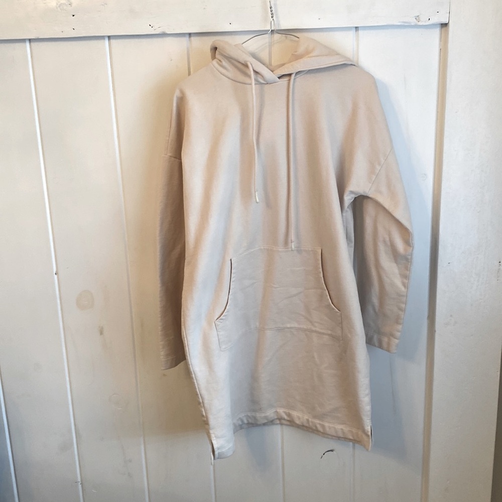 LONG SLEEVED JERSEY MINI DRESS
VERO MODA size xs